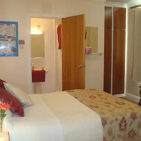 Bed and Breakfast Athlumney Manor Guest Ναβάν